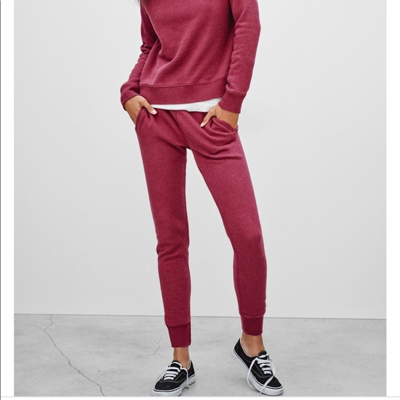 Aritzia Pants - Aritzia TNA slim jogger sweatpants sz xxs